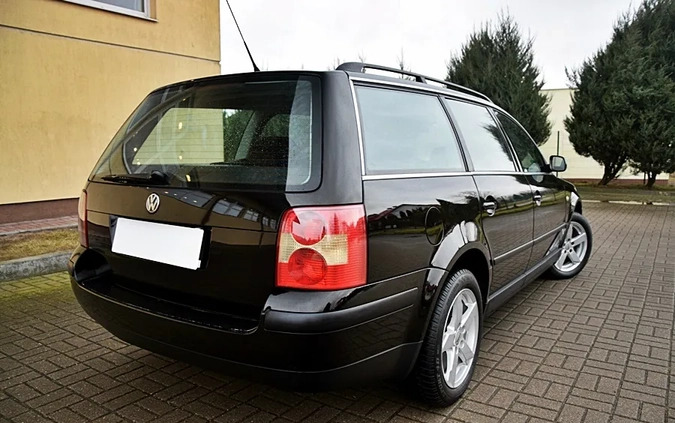 Volkswagen Passat cena 9500 przebieg: 256000, rok produkcji 2001 z Płock małe 154